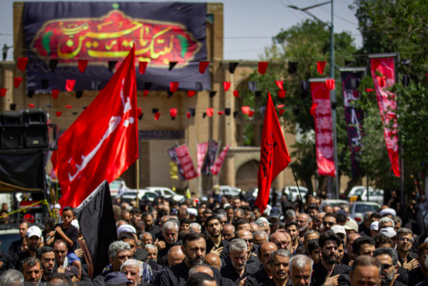 ايران تحيي مراسم يوم عاشوراء الإمام الحسين عليه السلام