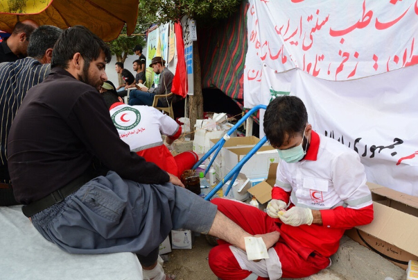 40 ألفا من كوادر الهلال الأحمر الايراني يقدمون الخدمات لزوار الأربعين