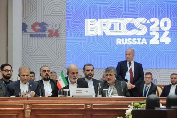 إيران تقترح في اجتماع البريكس سحب الإنترنت من احتكار الغرب