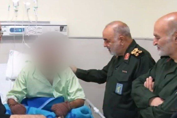 القائد العام لحرس الثورة الإسلامية يزور الجرحى اللبنانيين في مشهد