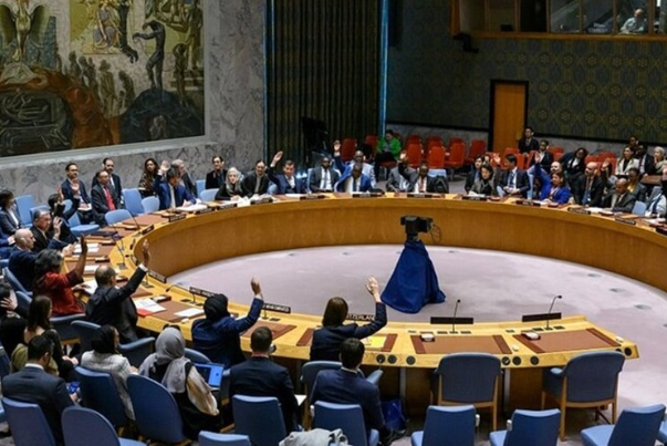 مجلس الأمن يطالب بالتطبيق الكامل للقرار 1701 بشأن لبنان