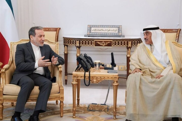 وزير الخارجية الإيراني يلتقي ولي عهد الكويت