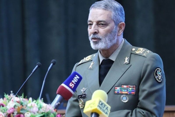 قائد الجيش الايراني: لن نتوقف عن نهج الارتقاء بقدراتنا الدفاعية