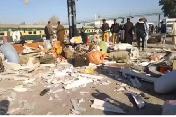 باكستان...22 قتيلا بانفجار بمحطة قطارات في إقليم بلوشستان الباكستاني