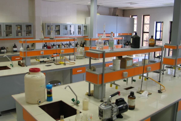 تحوّل هام في التقنيات الطبية.. غسل أنابيب الاختبار بالطرق الميكانيكية والروبوتية