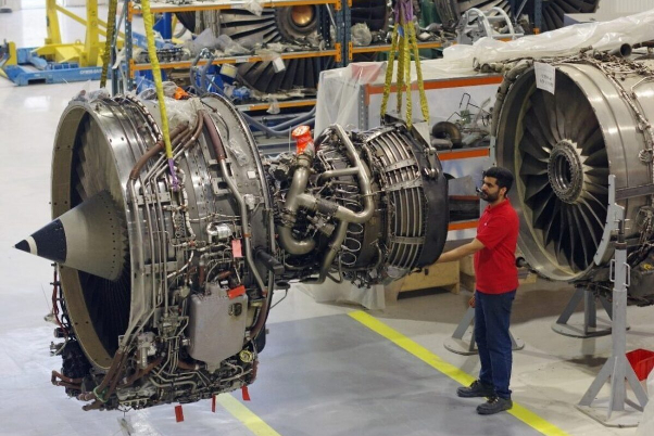 خبراء في ايران يصمّمون برامج إصلاح وصيانة لمعدات الطيران