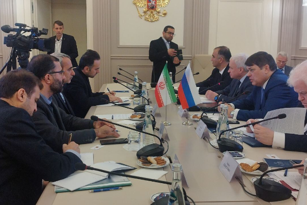 طهران وموسكو نحو تشكيل منتدى لمناهضة العقوبات