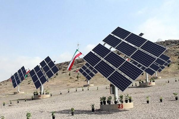 الحكومة الايرانية تعتزم إطلاق خطة لإنتاج الكهرباء بالطاقة الشمسية