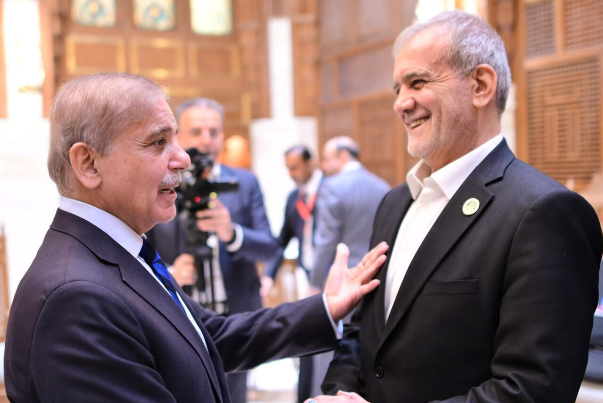 بزشكيان: العملة الموحدة تعزز العلاقات بين الدول الإسلامية