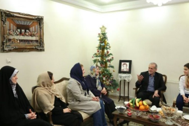 هكذا زار الرئيس بزشكيان عائلتي شهيدين مسيحيين