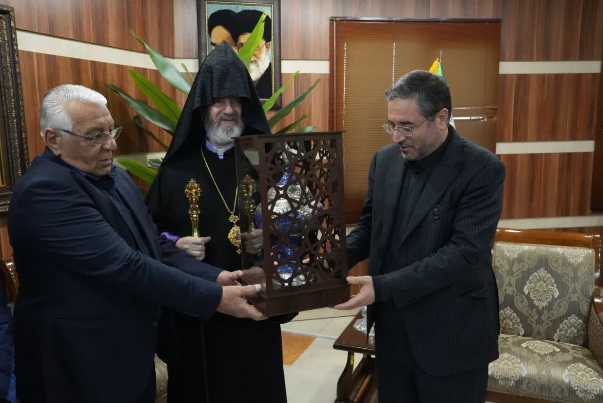 التعايش الودي بين المسيحيين والمسلمين في إيران مثالي