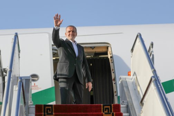 الرئيس بزشكيان يعود إلى طهران في ختام زيارته لطاجيكستان وروسيا