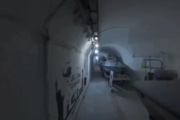 شاهد/ حرس الثورة يكشف عن قاعدة استراتيجية بأعماق الأرض