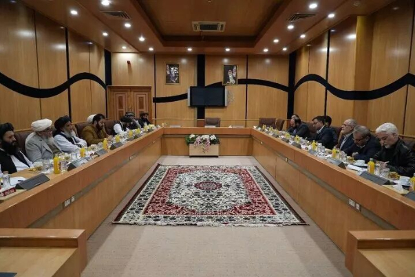 وفد قضائي أفغاني يلتقي نائب وزير الداخلية الايراني