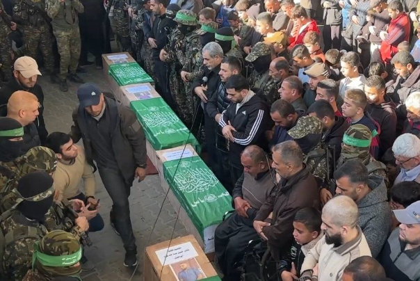 كتائب القسام تشيع 5 من قادتها الشهداء في جباليا