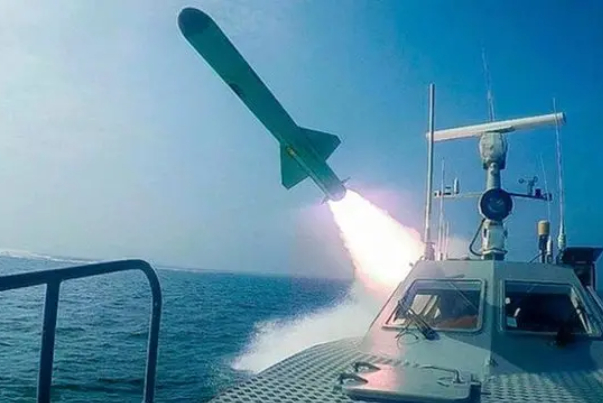 إيران تبدأ مناورات بحرية كبرى في الخليج الفارسي