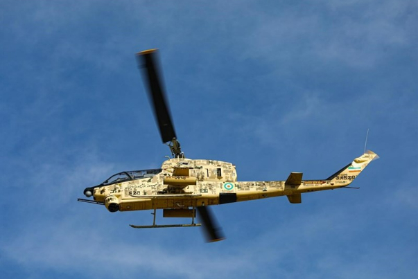 مناورات لطيران الجيش الإيراني.. انضمام مروحيات جديدة