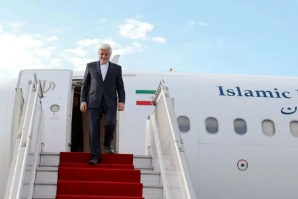 عارف: التفاوض مع ترامب ليس مدرجا على جدول الأعمال