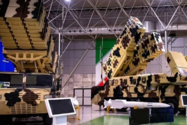 إيران تكشف عن منظومات صاروخية ودفاعية جديدة