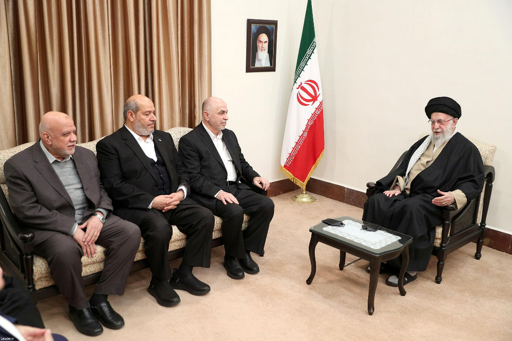 قائد الثورة: التهديدات الأمريكية لن تترك أي تأثير على شعب ومسؤولي إيران