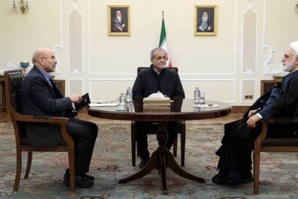 انعقاد اجتماع مشترك لرؤساء السلطات الثلاث