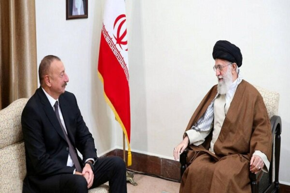 رسالة تهنئة من علييف إلى قائد الثورة بمناسبة ذكرى انتصار الثورة الإسلامية