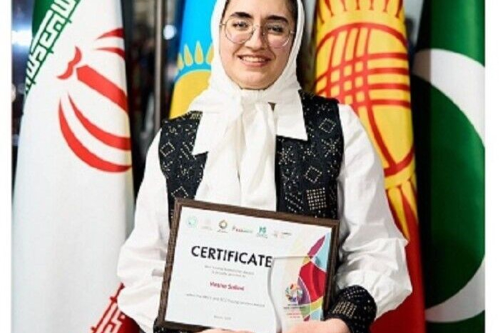 طالبة ايرانية من جامعة طهران تنال لقب باحثة بريكس لهذا العام