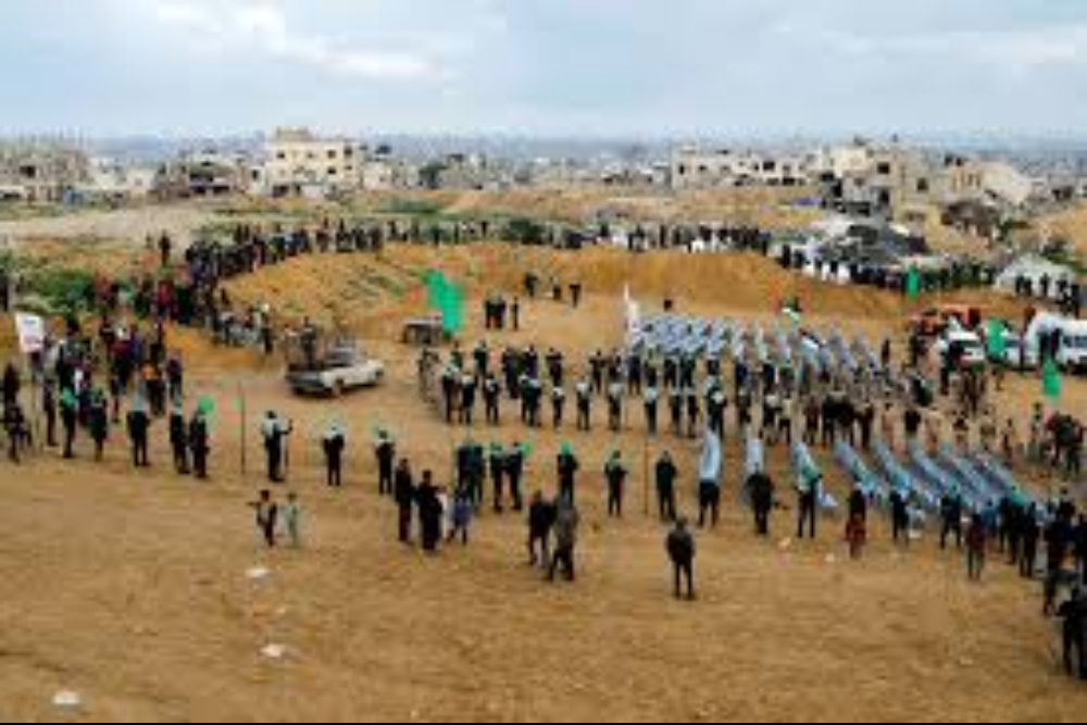 المقاومة تسلم جثث 4 أسرى إسرائيليين قتلهم الاحتلال في عدوانه على غزة