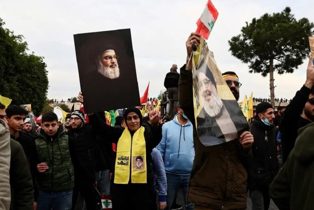 مراسم تشييع رمزية للشهيد نصر الله بطهران تزامنا مع باقي المدن الإيرانية