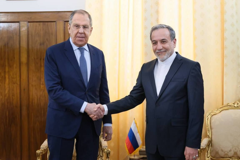 عراقجي يلتقي لافروف في طهران