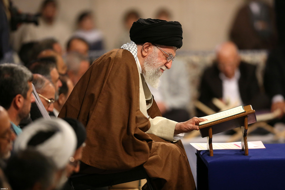 قائد الثورة يُقيم محفلا قرآنيا بمناسبة اول أيام شهر رمضان المبارك