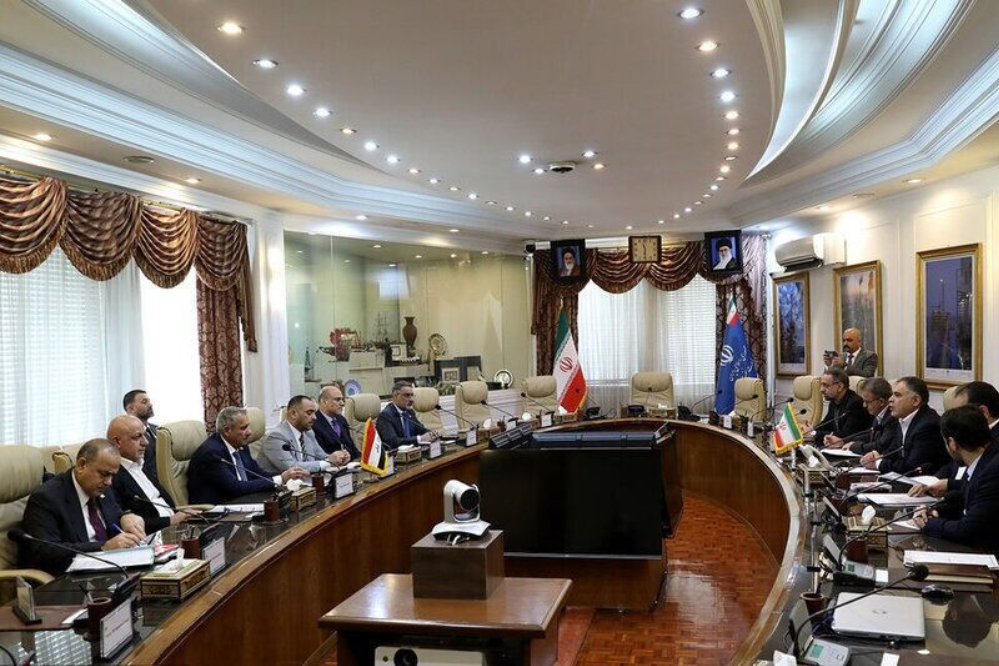 طهران وبغداد تؤكدان على تطوير التعاون في مجال النفط والغاز والبتروكيماويات والكهرباء