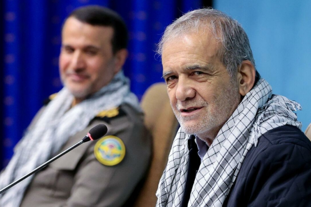 الرئيس بزشكيان: تكريم دماء الشهداء اليوم يعني محاولة حل المشاكل وخدمة الشعب