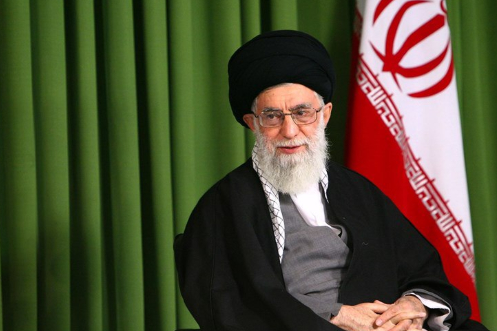 قائد الثورة يعزي بوفاة احد القضاة الخدومين في البلاد