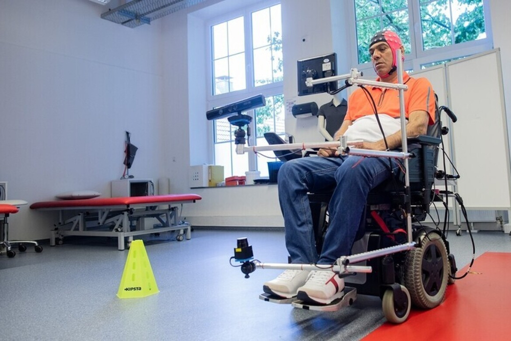 تطوير واجهة عصبية ثورية تترجم أفكار المرضى المصابين بالشلل إلى كلام مباشر