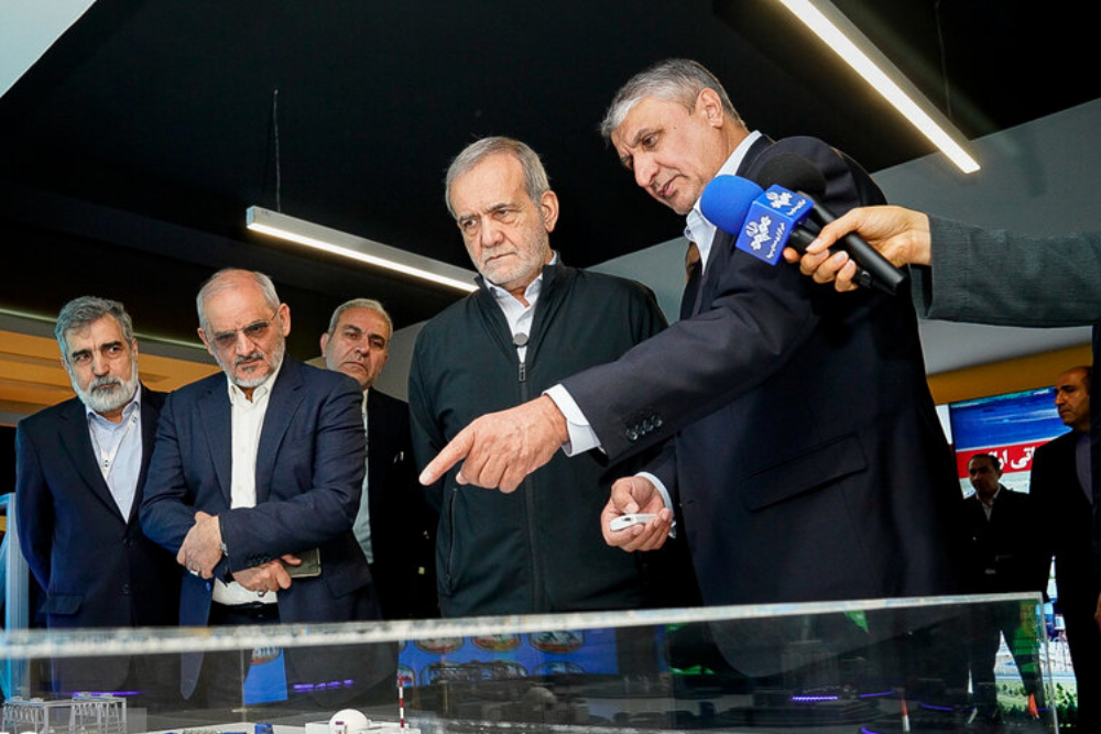 بزشكيان: نحن لا نبحث عن الحرب ولا نسعى لامتلاك قنبلة نووية/ يغتالون علماءنا لوقف تقدمنا