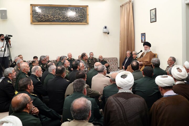 قائد الثورة: العدو محبط وغاضب إزاء تقدم الجمهورية الإسلامية