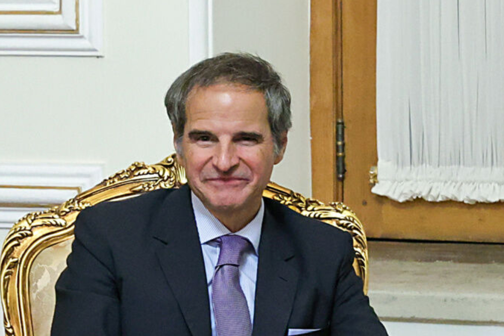 غروسي يعتبر التهديد باستهداف المنشآت النووية الايرانية "