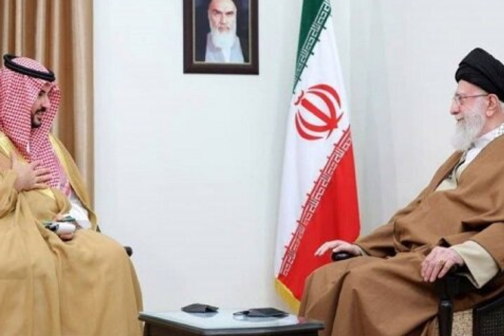 قائد الثورة: العلاقات بين ايران والسعودية مفيدة للبلدين ويمكن ان يكملا بعضهما البعض