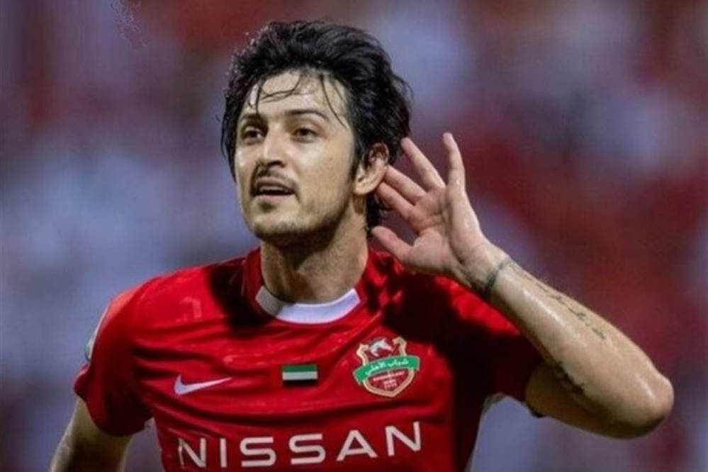 المهاجم الايراني لشباب الأهلي سردار أزمون يتعرض لإصابة خطيرة