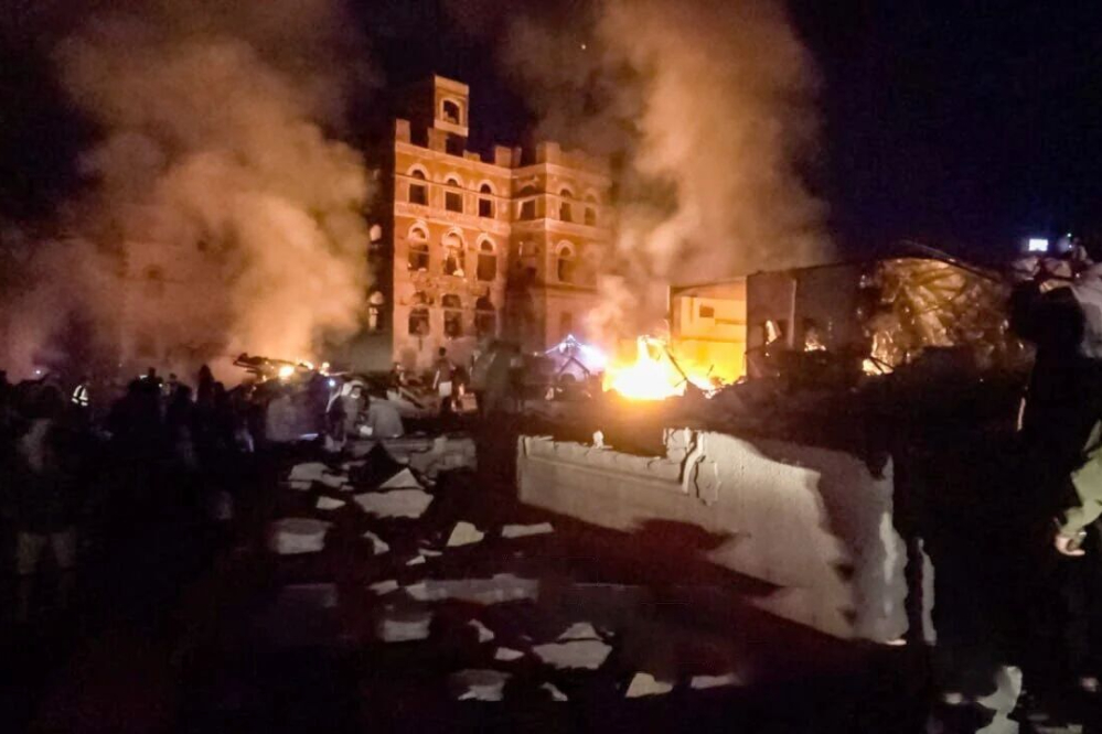 اليمن: إرتفاع ضحايا العدوان الأمريكي على حي وسوق فروة إلى 42 شهيداً وجريحاً