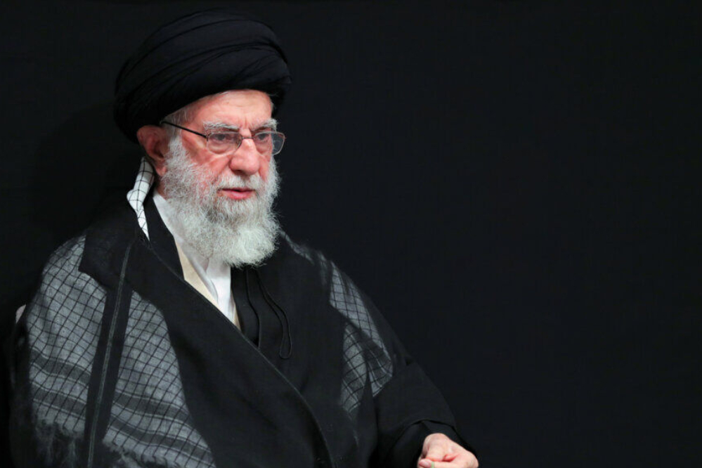 قائد الثورة: نهج الأئمة هو "نهج الصمود والثبات" ودرس الأئمة هو "درس المنطق والاستدلال"