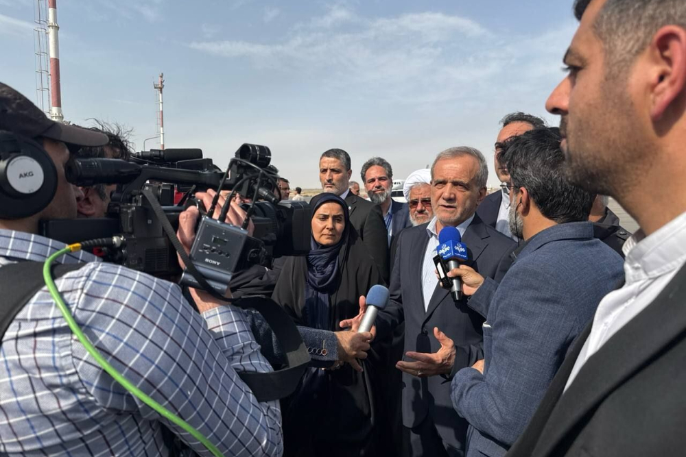 الرئيس بزشكيان: الحكومة تواصل متابعاتها لمعالجة الحالات الناجمة عن انفجار ميناء الشهيد رجائي