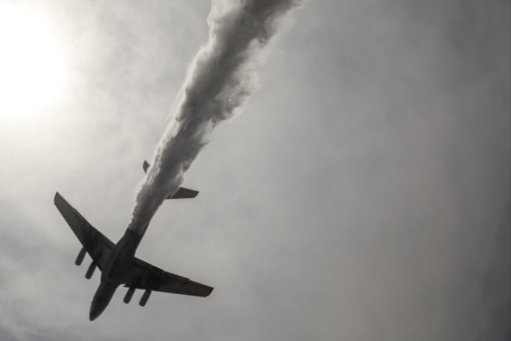 السفير الإيراني لدى موسكو يوضح دور روسيا في إخماد الحريق في ميناء الشهيد رجائي