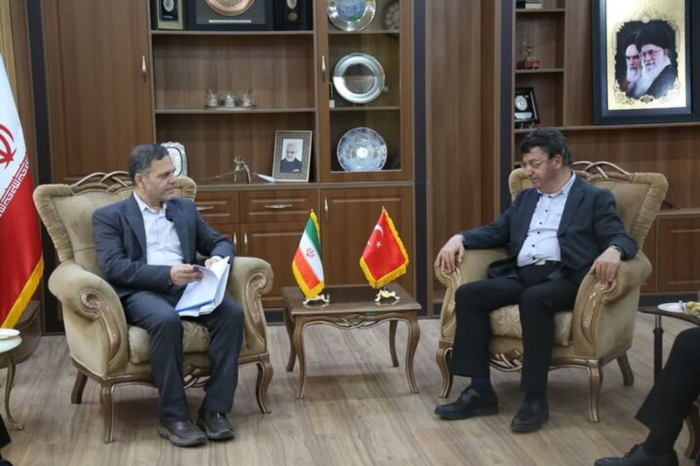 ممثل شعب وان في البرلمان الوطني التركي: أنقرة مستعدة لتطوير التعاون التجاري مع إيران