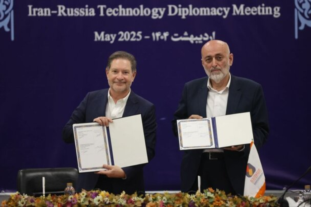 إيران و روسيا توقعان على مذكرة تفاهم في مجال تنمية التكنولوجيا والتجارة بين البلدين
