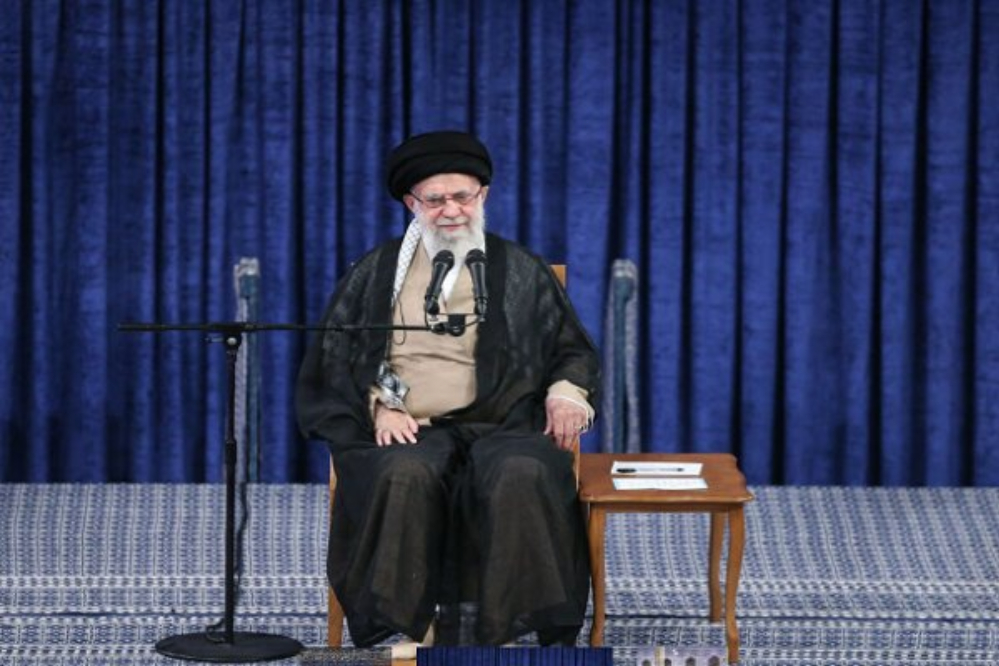 قائد الثورة: الحج هو الفريضة الوحيدة التي في شكلها ومظهرها وتركيبها سياسي مائة بالمائة