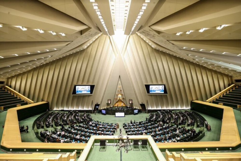 نواب البرلمان الايراني: الخليج الفارسي ارضنا وبيتنا