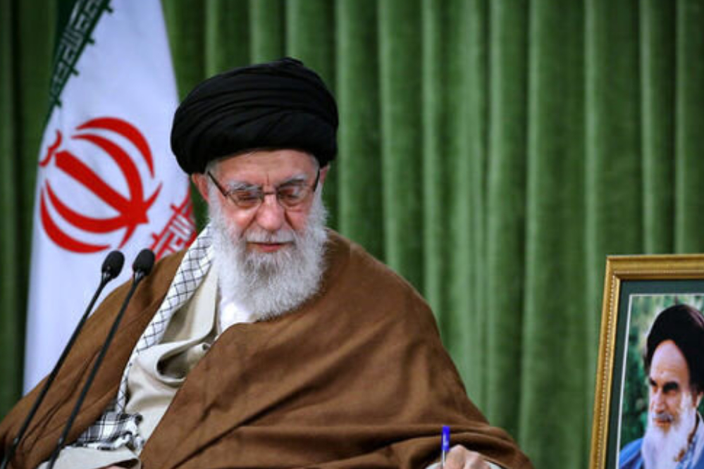 قائد الثورة الاسلامية: الاستثمار في التعليم ليس كلفة