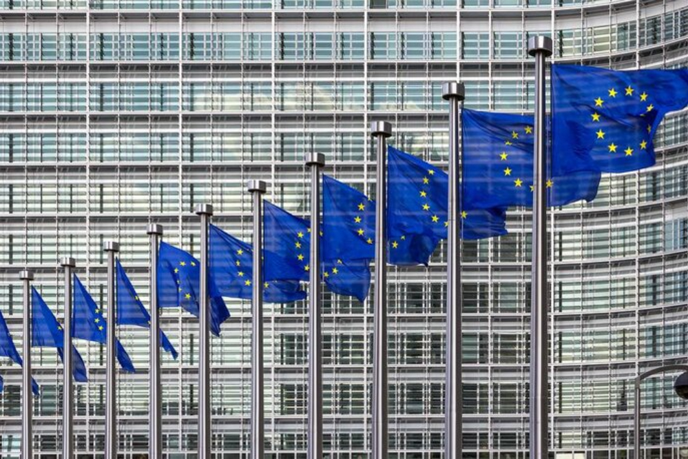 الاتحاد الأوروبي يرفع العقوبات عن سوريا للمرة الأولى منذ 2011